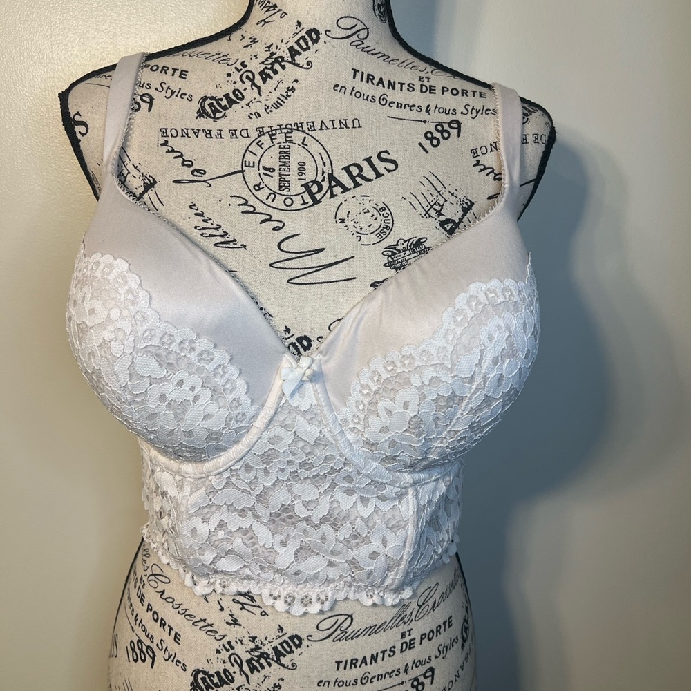Victoria’s Secret very sexy lined Demi bustier bra